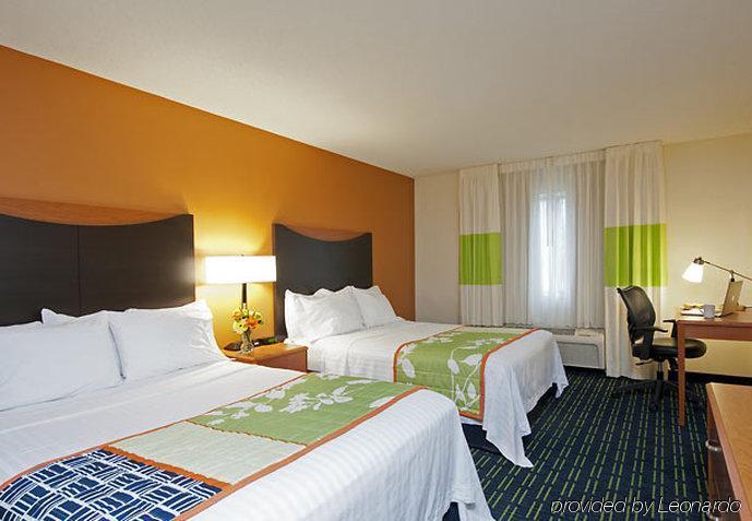 Fairfield Inn & Suites Lansing West Delta Center Township Номер фото
