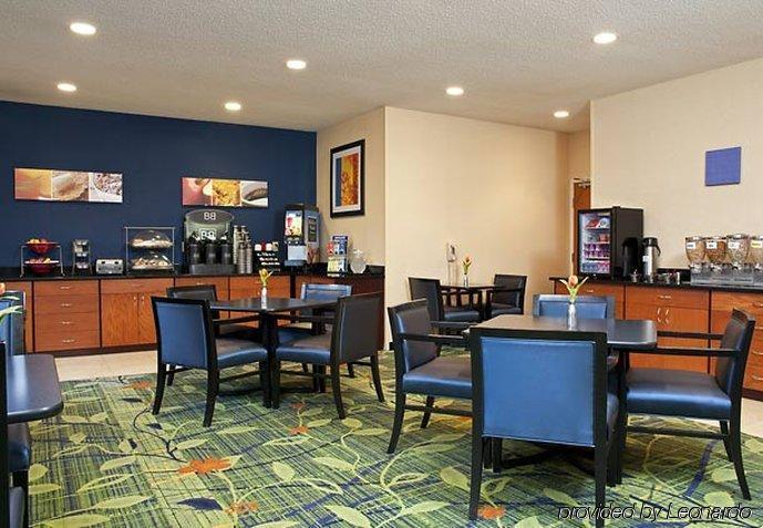 Fairfield Inn & Suites Lansing West Delta Center Township Экстерьер фото
