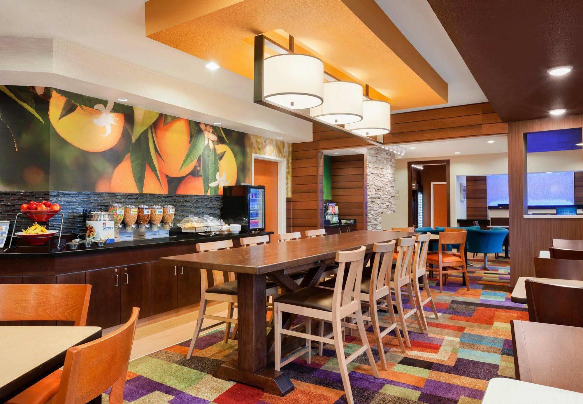 Fairfield Inn & Suites Lansing West Delta Center Township Экстерьер фото